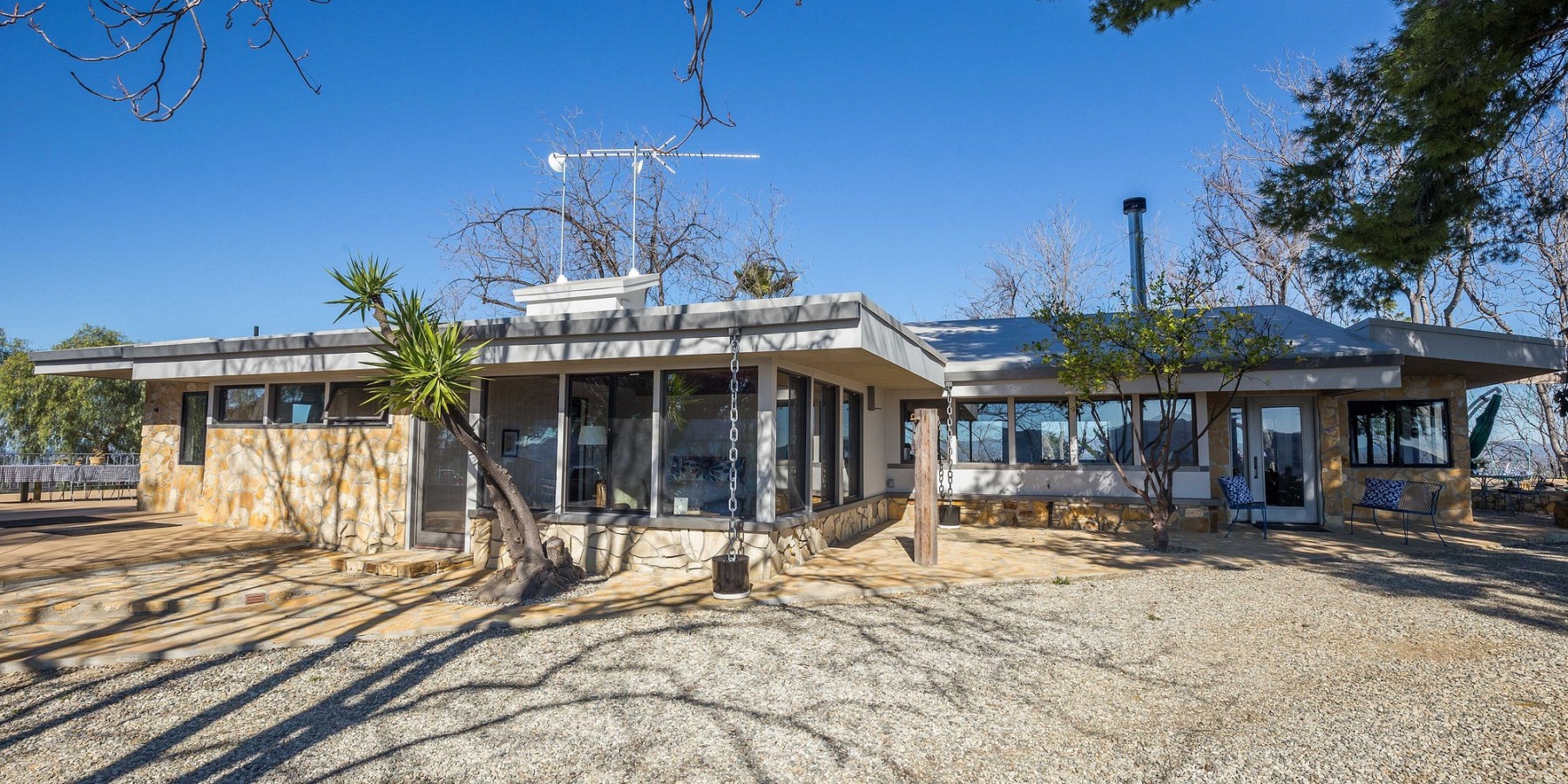 2400 SUMMIT TO SUMMIT MOTORWAY, Topanga, CA 90290