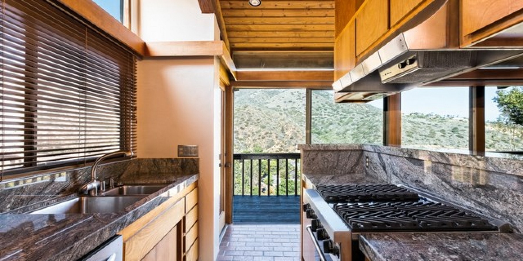 6146 TAPIA Drive, Malibu, CA 90265