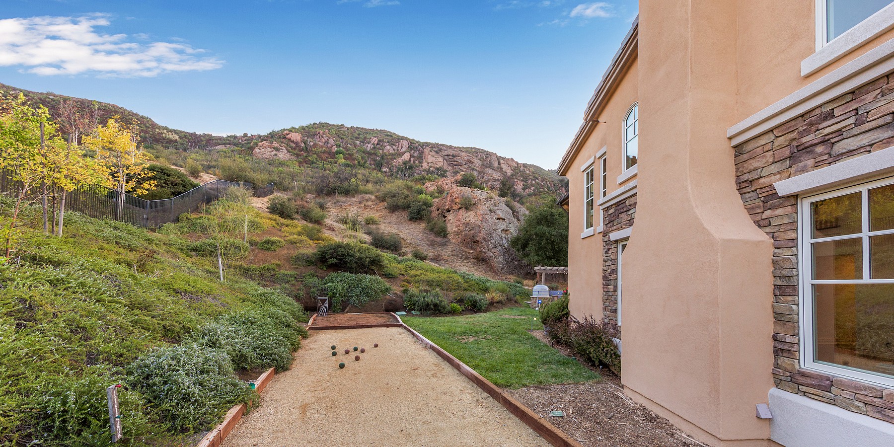 2014 Shadow Creek Drive, Agoura, CA 91301